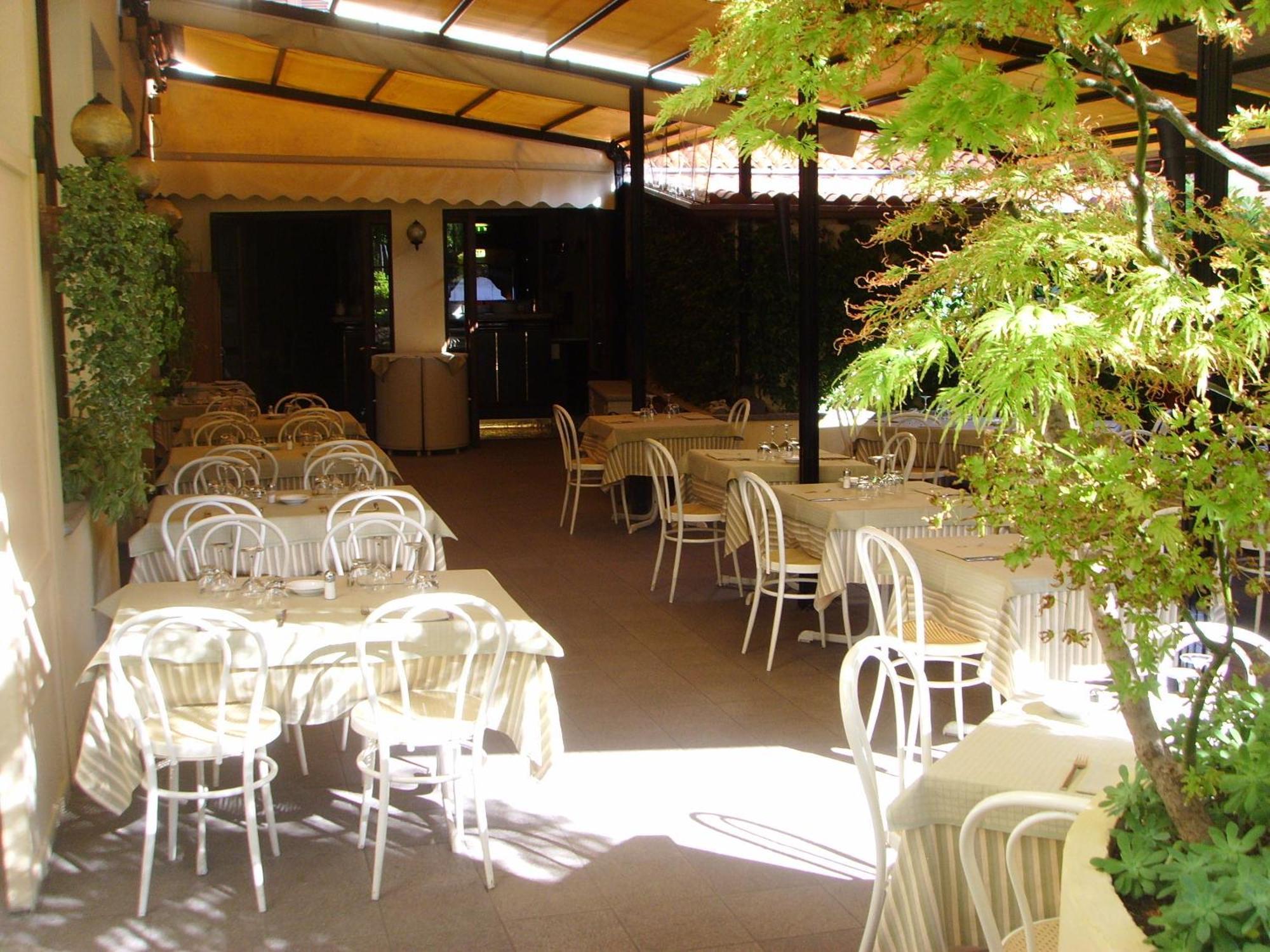 Albergo Giardino 케르노비오 외부 사진
