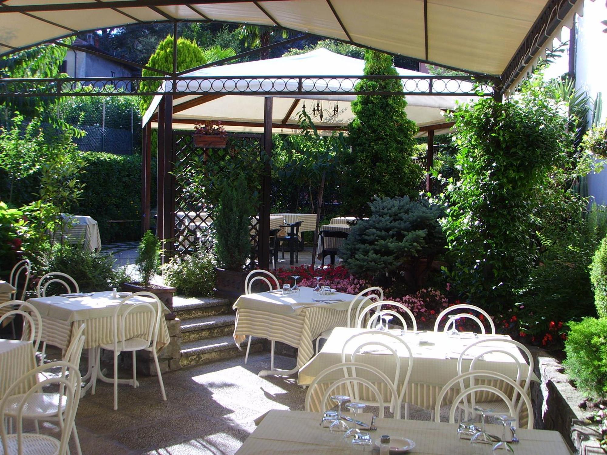 Albergo Giardino 케르노비오 외부 사진