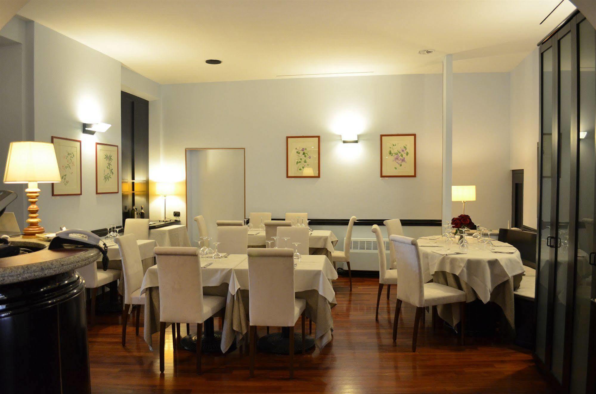 Albergo Giardino 케르노비오 외부 사진