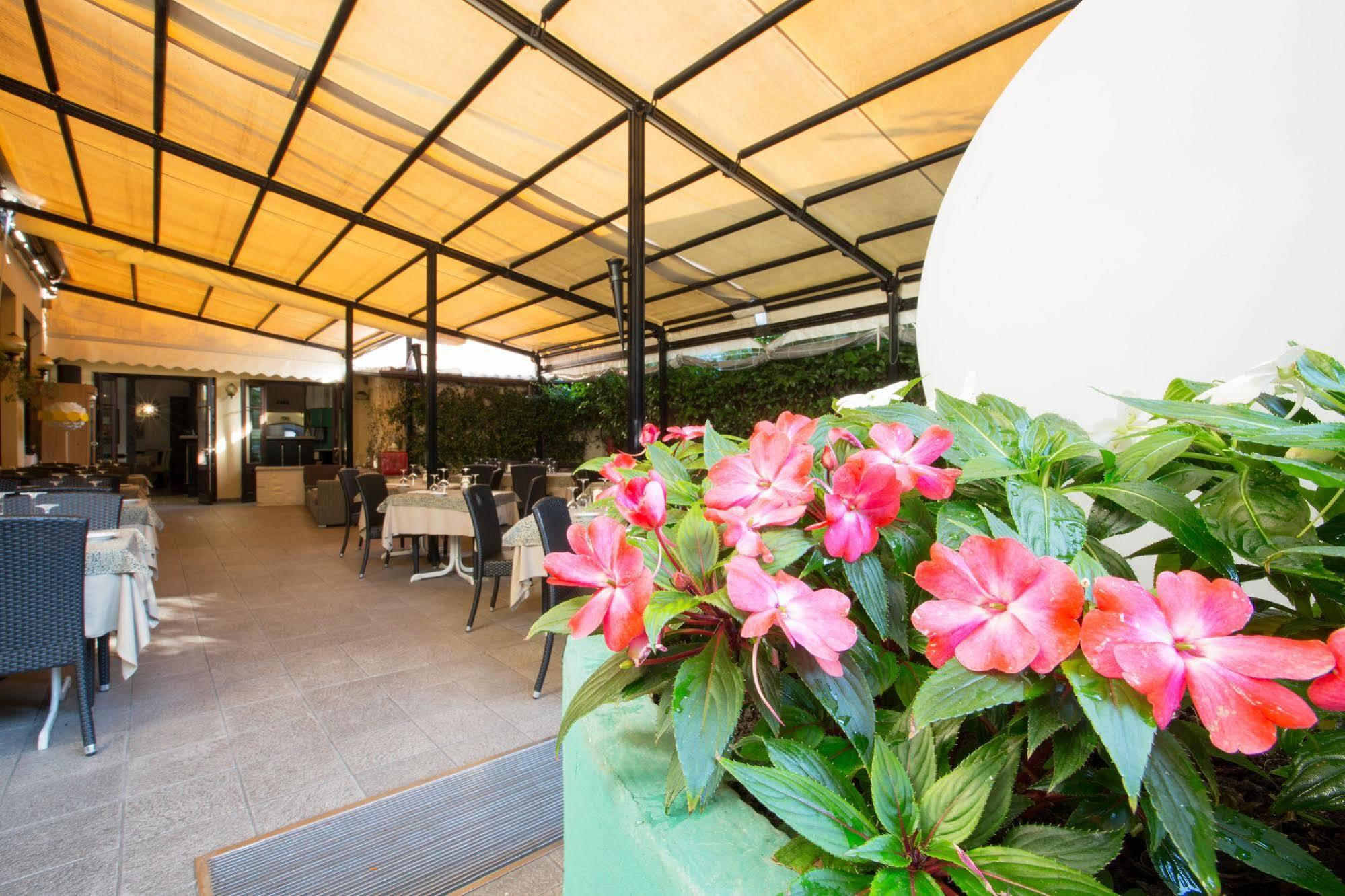 Albergo Giardino 케르노비오 외부 사진