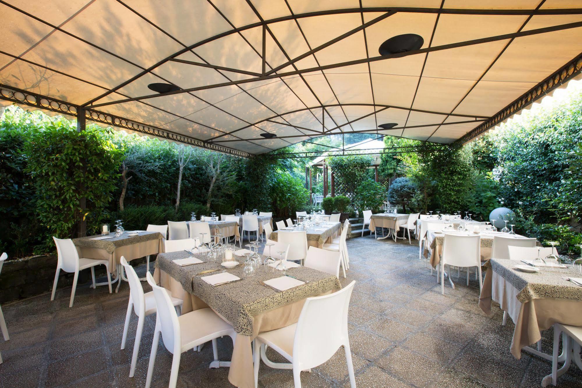 Albergo Giardino 케르노비오 외부 사진
