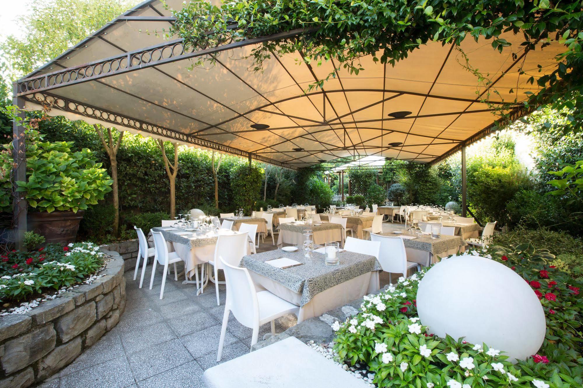 Albergo Giardino 케르노비오 외부 사진